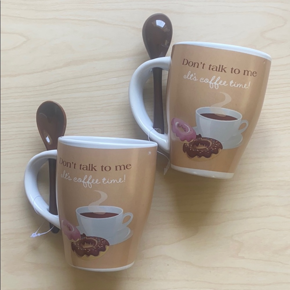 NWOT Set of two coffee mugs with spoons